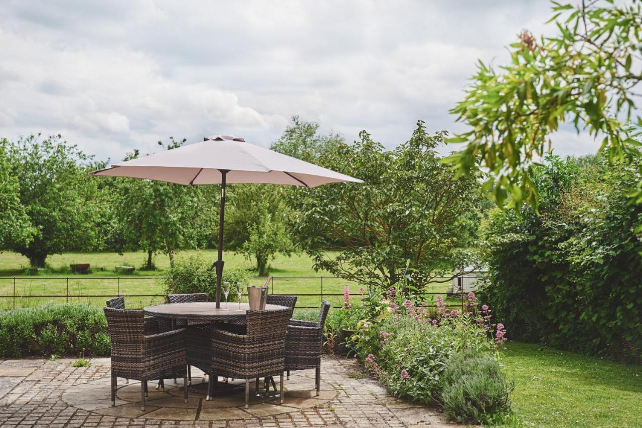 Apple Tree Cottage Beckford Exterior photo